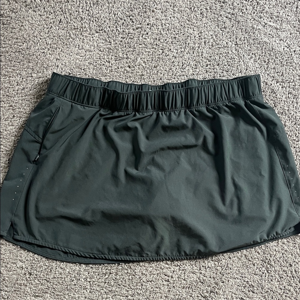 Women’s Active Skort in Dark Grayish Green